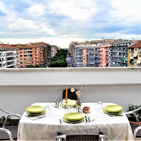 Appartamento Attico luminoso terrazza Metro A Aria Cond WiFi Roma Esterno foto